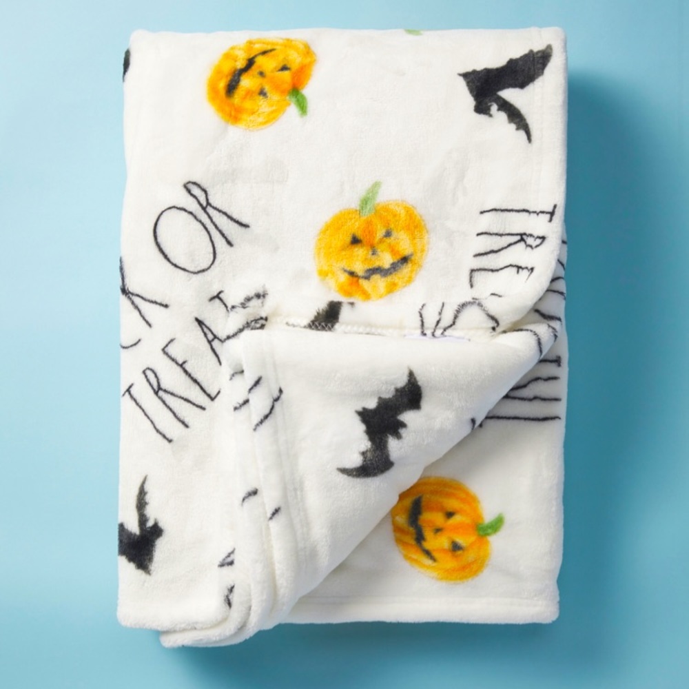 🎃 NEW!! Rae Dunn Trick or Treat blanket